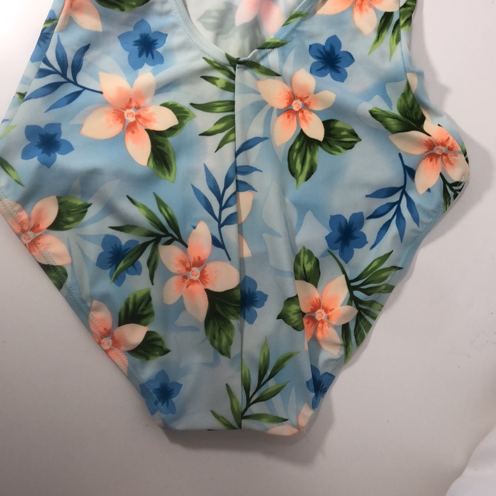 Aruba Women’s One-piece Swimsuit, Size - Picture 13 of 16